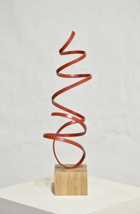 Serpentant hélicoïde rouge