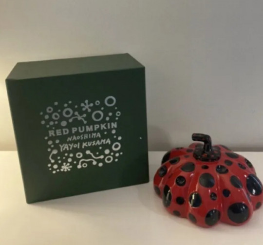 Naoshima Pumpkin (red & black)