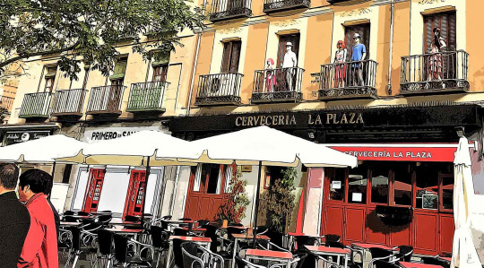 « Mannequins au balcon »  (Madrid /(Espagne)