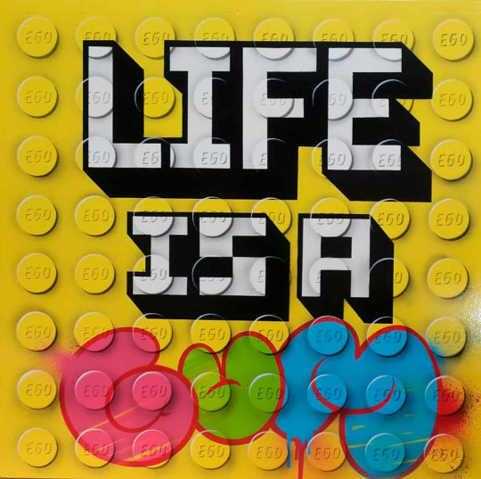 LIFE IS A GUM