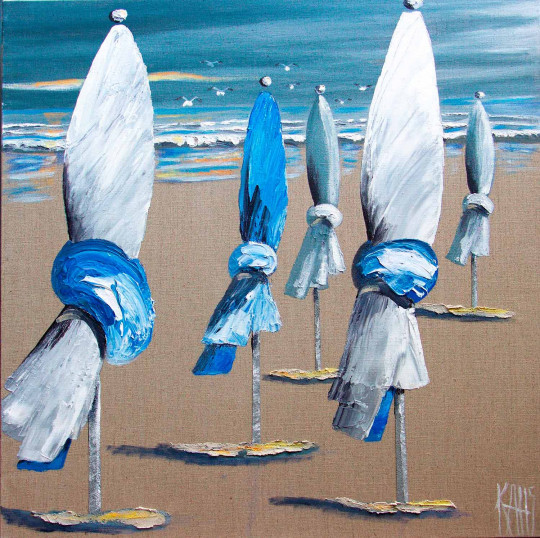Les parasols sur la plage