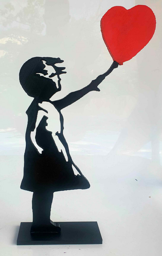 girl banksy ballons coeur 50