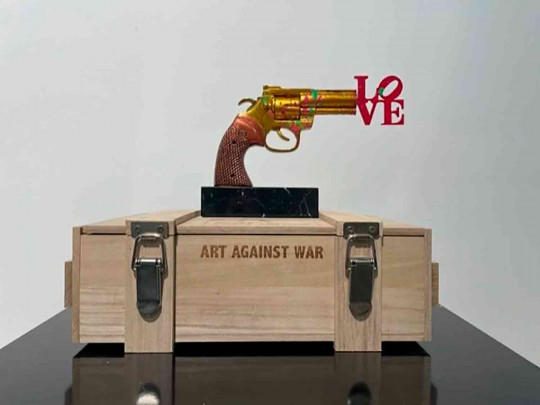 The Dollar Love Gun - Gold
