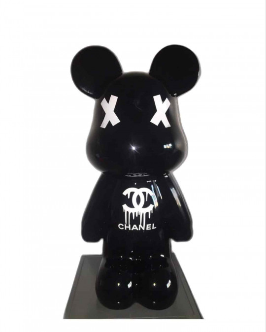 OURS BLACK CHANEL